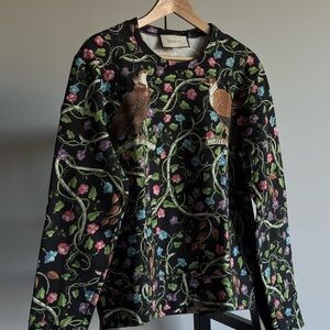 Gucci Black Oversized Sweatshirt with Floral and Birds of Prey print